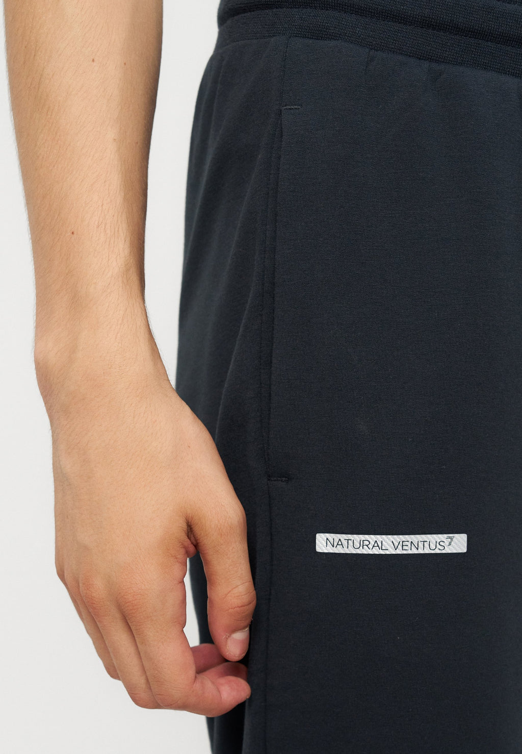 EA7 Emporio Armani Trainingsanzug Media 6