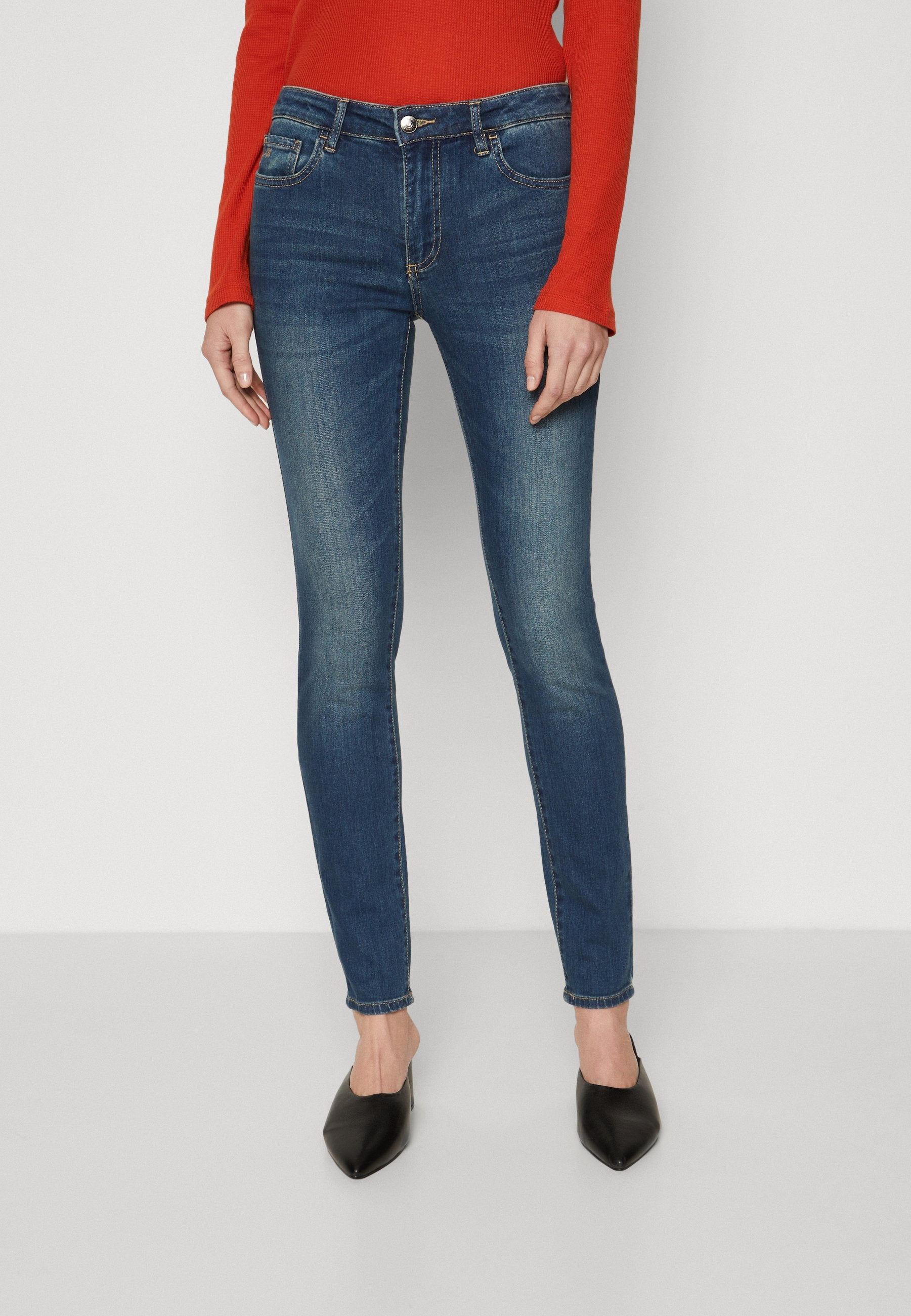 Armani Exchange Jeans Skinny Fit Media 3