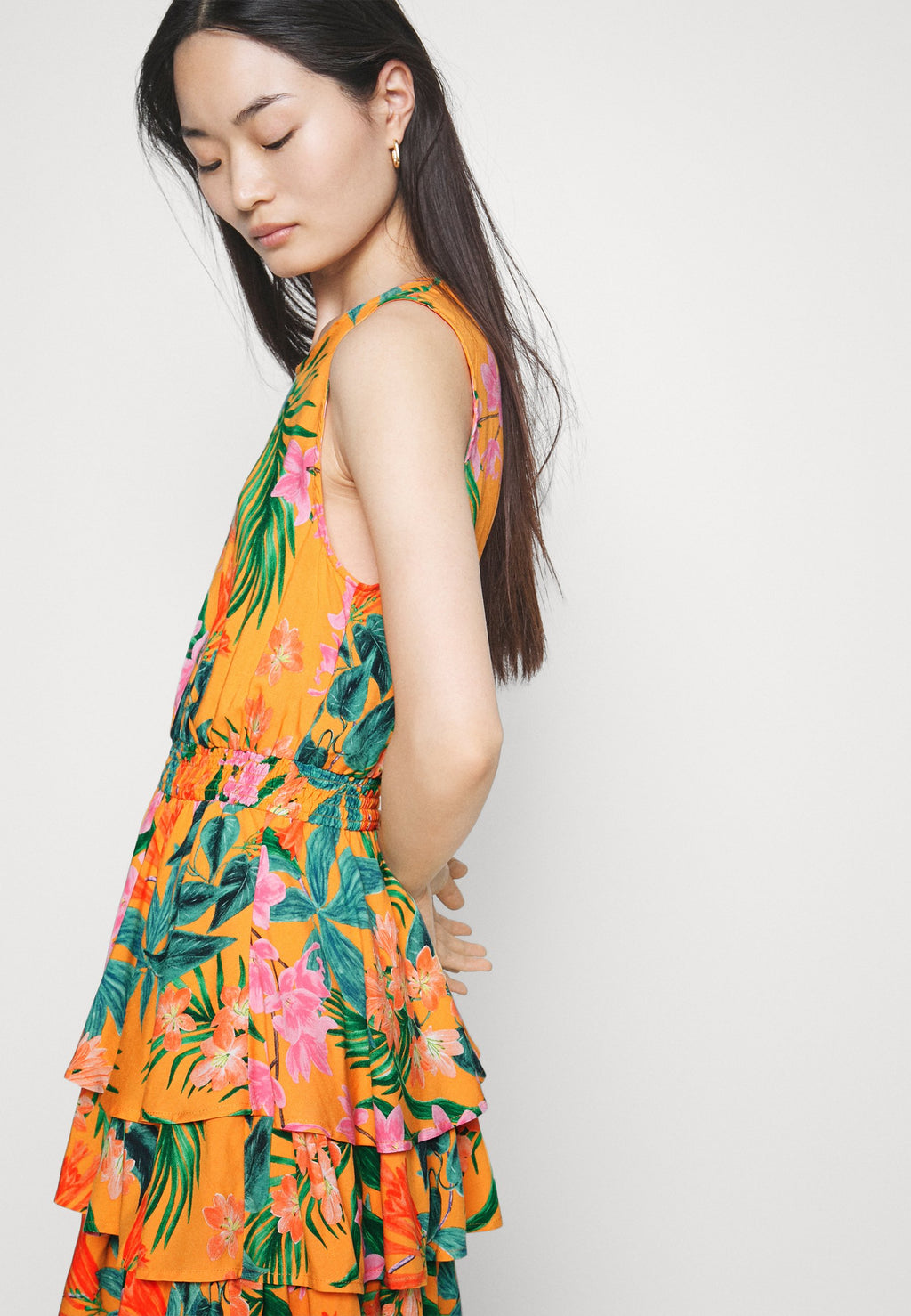 ONLTROPICA SMOCK LAYER DRESS Media 6