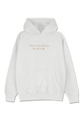 Hellgrauer Hoodie aus weichem Stoff mit einer frontalen Taschen. Verziert mit geschwungenem Text und Blumenakzenten im Brustbereich.