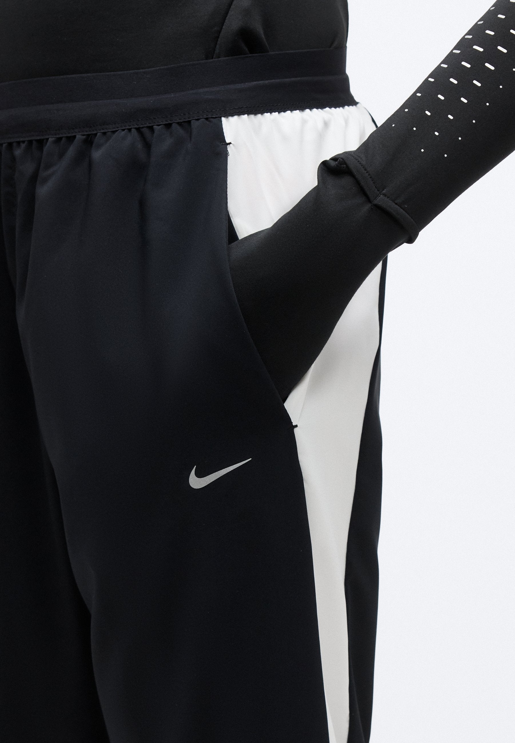 Nike Performance TEMPO