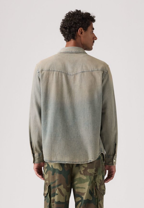 Levi's® RELAXED FIT WESTERN