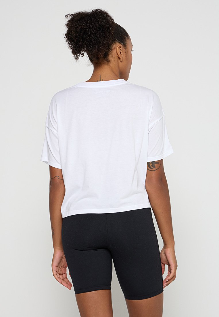 DKNY Sport