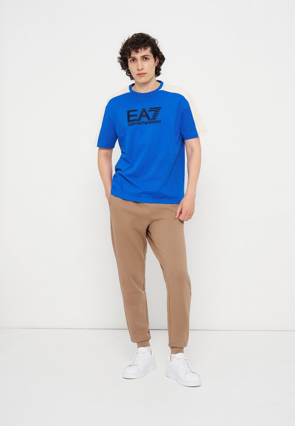 EA7 Emporio Armani
