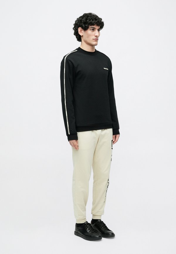 EA7 Emporio Armani TRAIN LOGO SERIES UNISEX