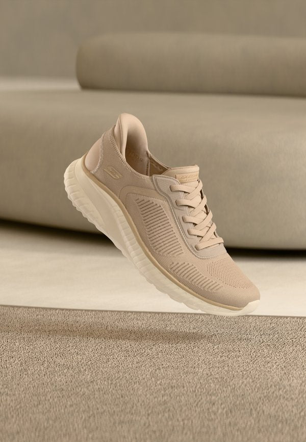 Skechers BOBS SQUAD CHAOS - Trainers - natural/gold-coloured