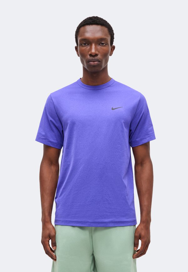 Nike Performance HYVERSE - Sports T-shirt - persian violet/black