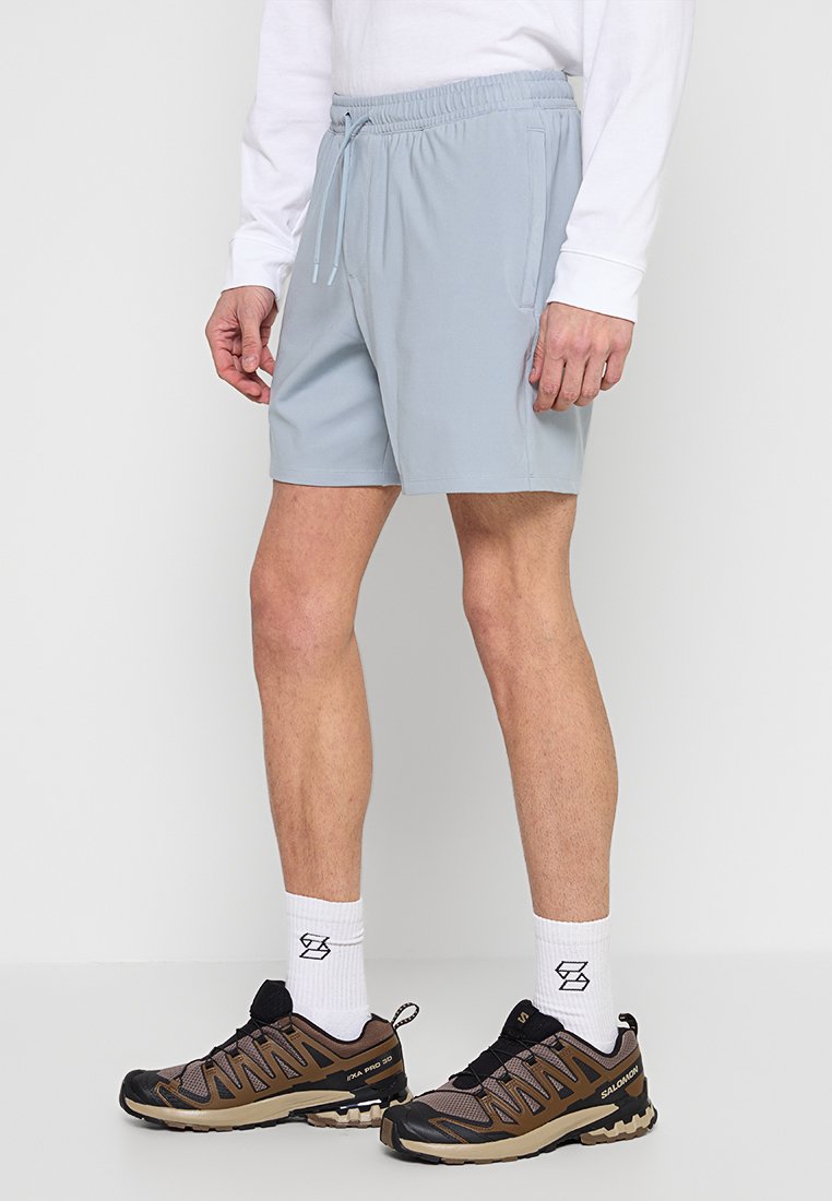 Under Armour LOOSE FIT