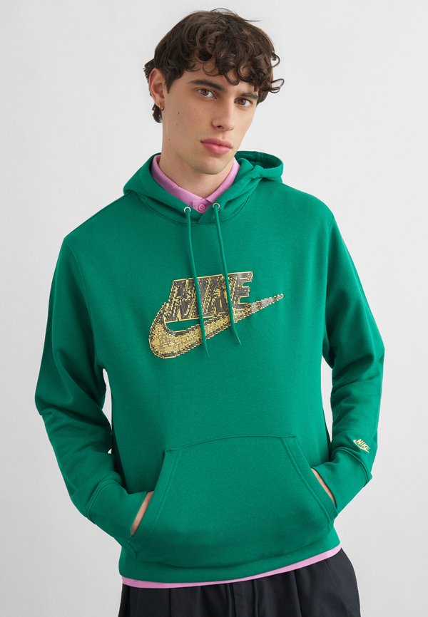Nike Sportswear CLUB SCIFI - Hoodie - malachite/topaz gold-coloured