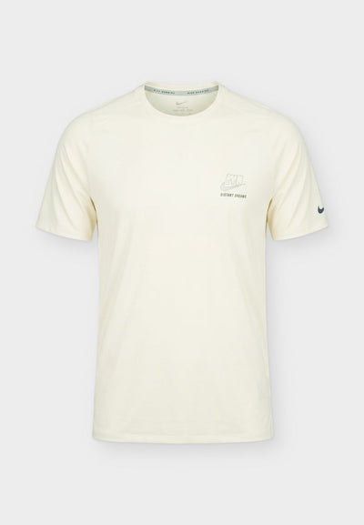 Nike Performance STRIDE - Sports T-shirt - coconut milk