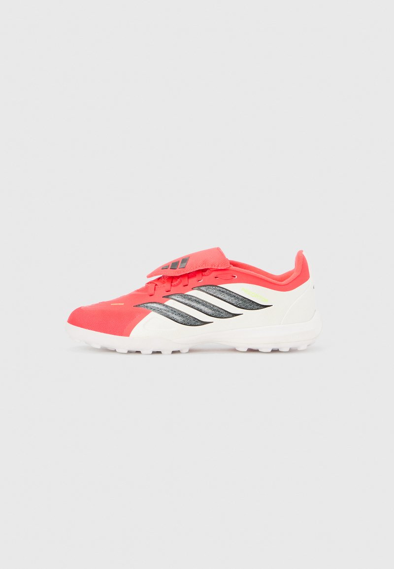 PREDATOR LEAGUE FOLD-OVER TONGUE TURF Media 1