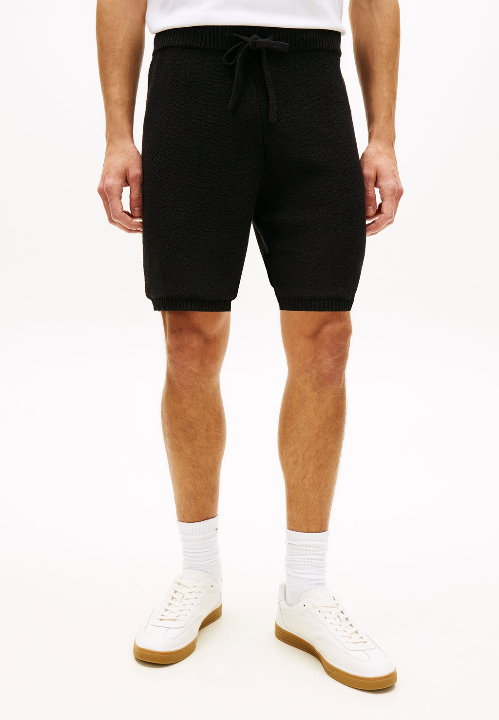 KNIT RELAXED DRAWSTRING SHORTS Media 3