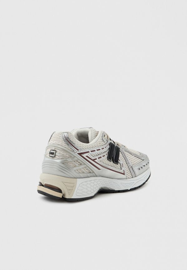 New Balance 1906R