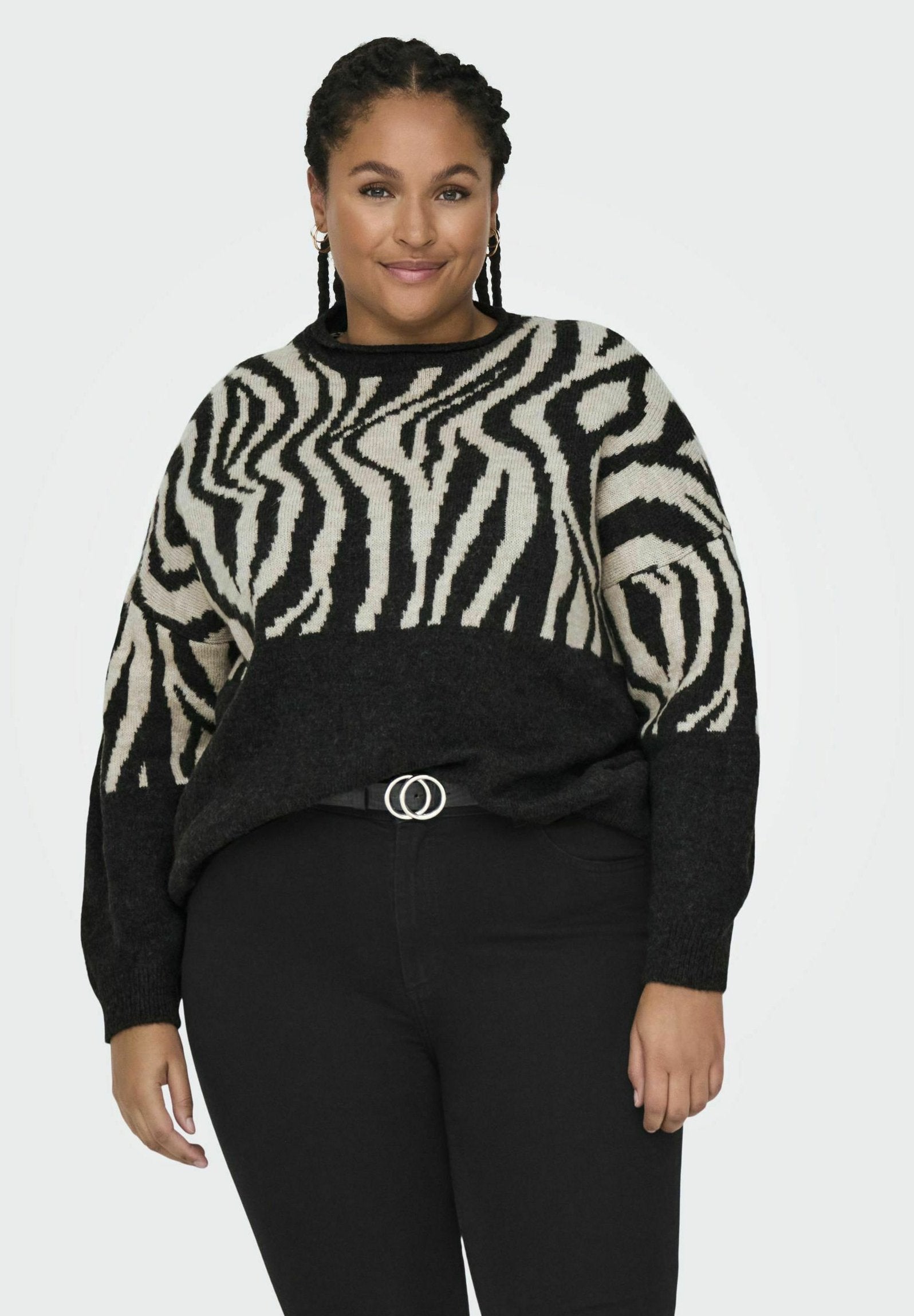 Knitted CARJADE Knitted Media 3