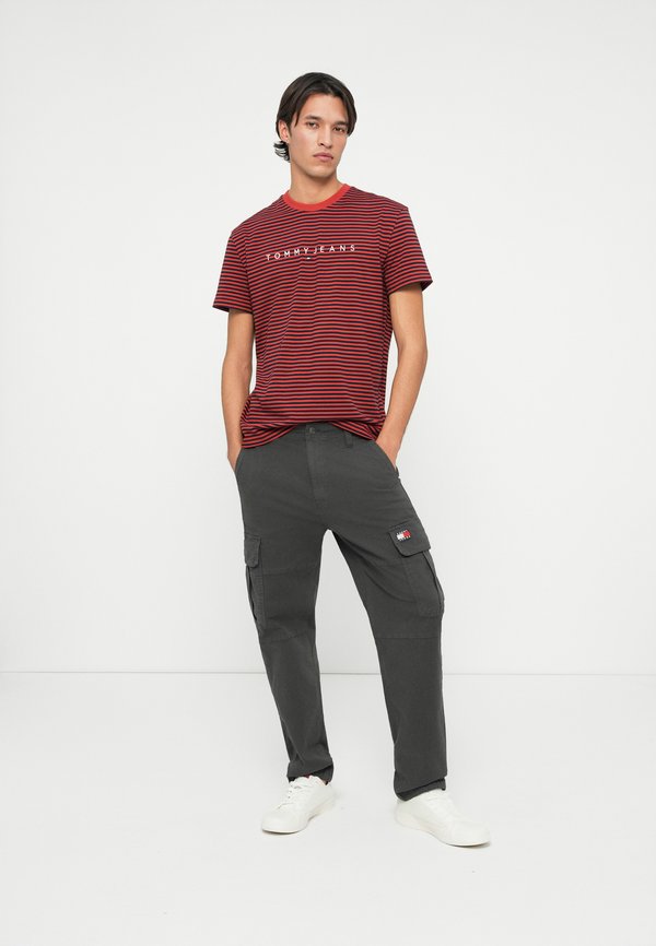Tommy Jeans LINEAR LOGO STRIPE CREW NECK T-SHIRT