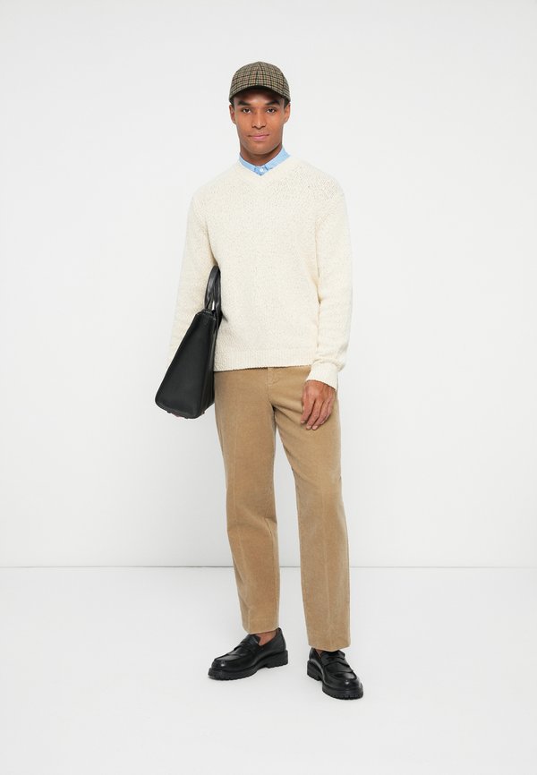 Selected V-neck 100% cotton