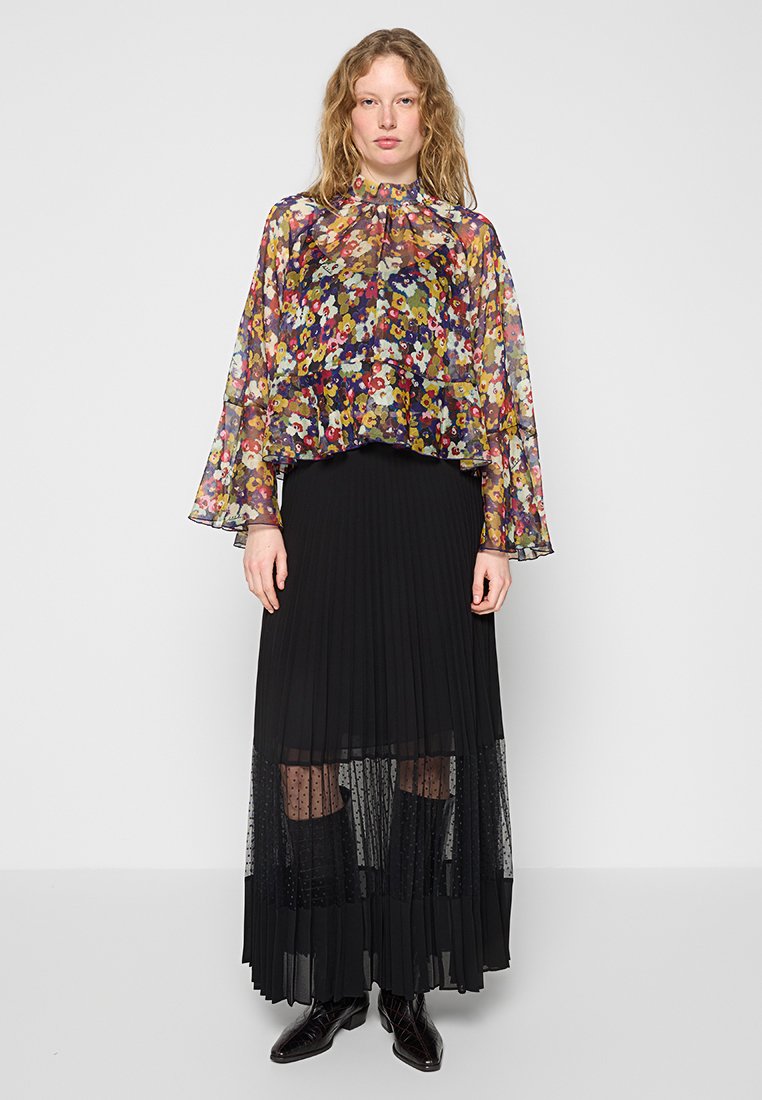 TWINSET