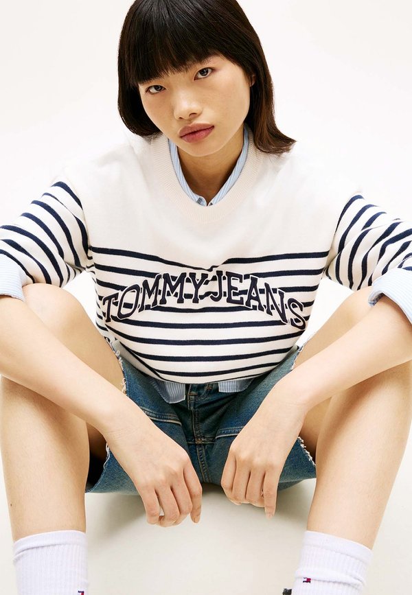 Tommy Jeans TJW VARSITY CREW NEC
