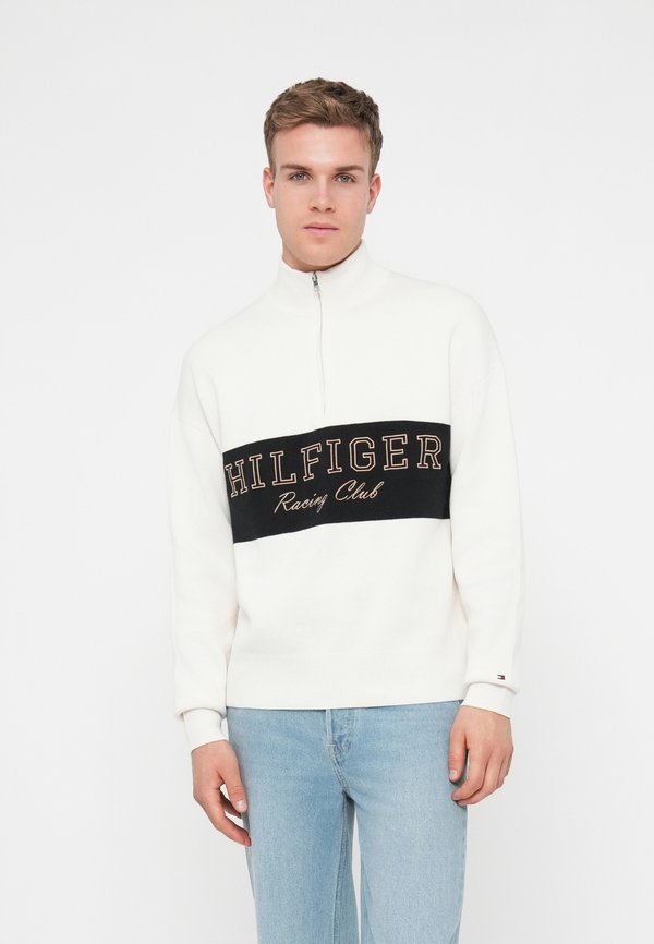 Tommy Hilfiger RELAXED QUARTER-ZIP MOCK NECK JUMPER