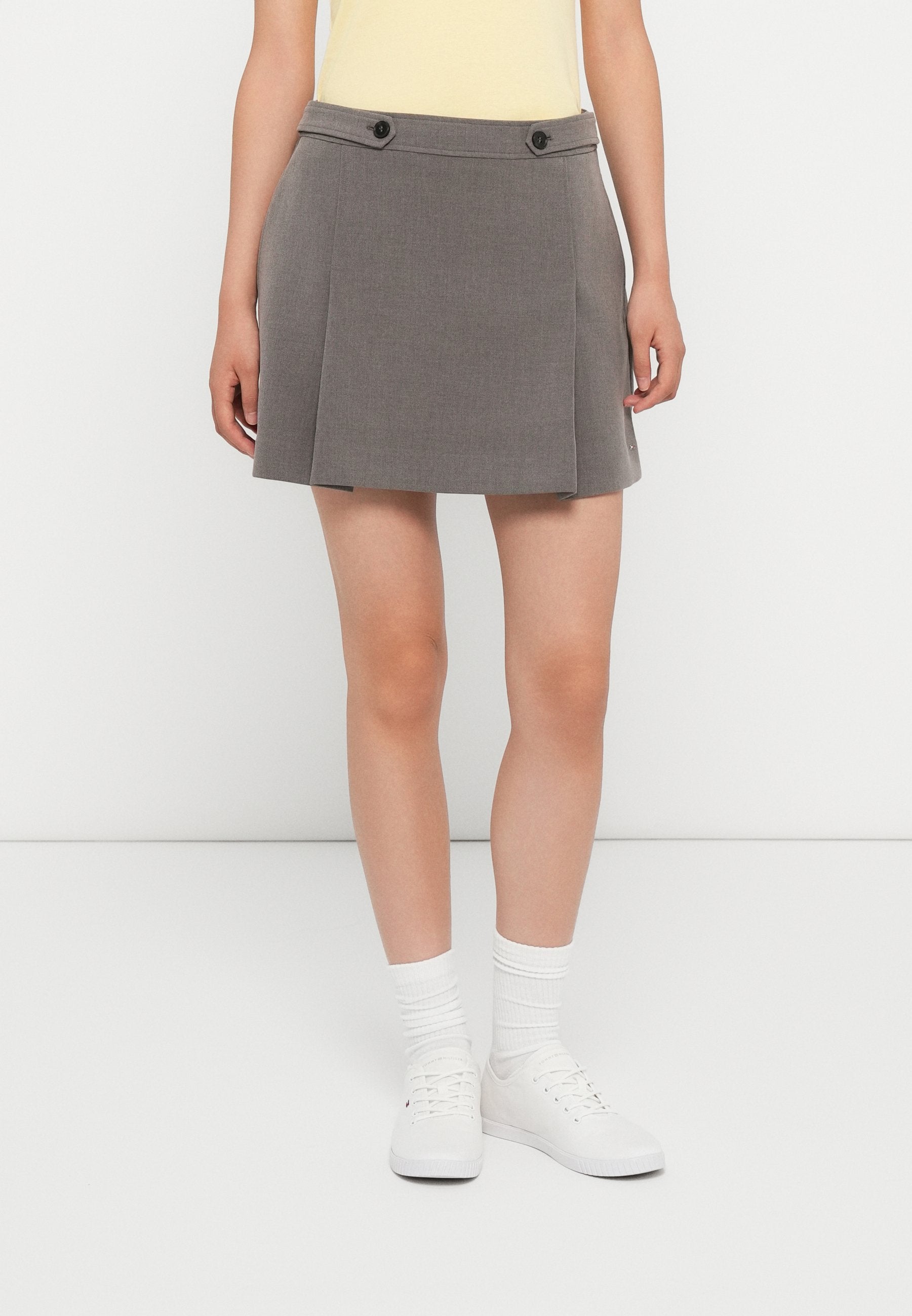 BOX PLEAT A-LINE MINI SKIRT Media 3