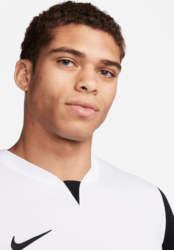 Nike Performance FUSSBALL - TEAMSPORT - TROPHY V T - Sports T-shirt - weissschwarz