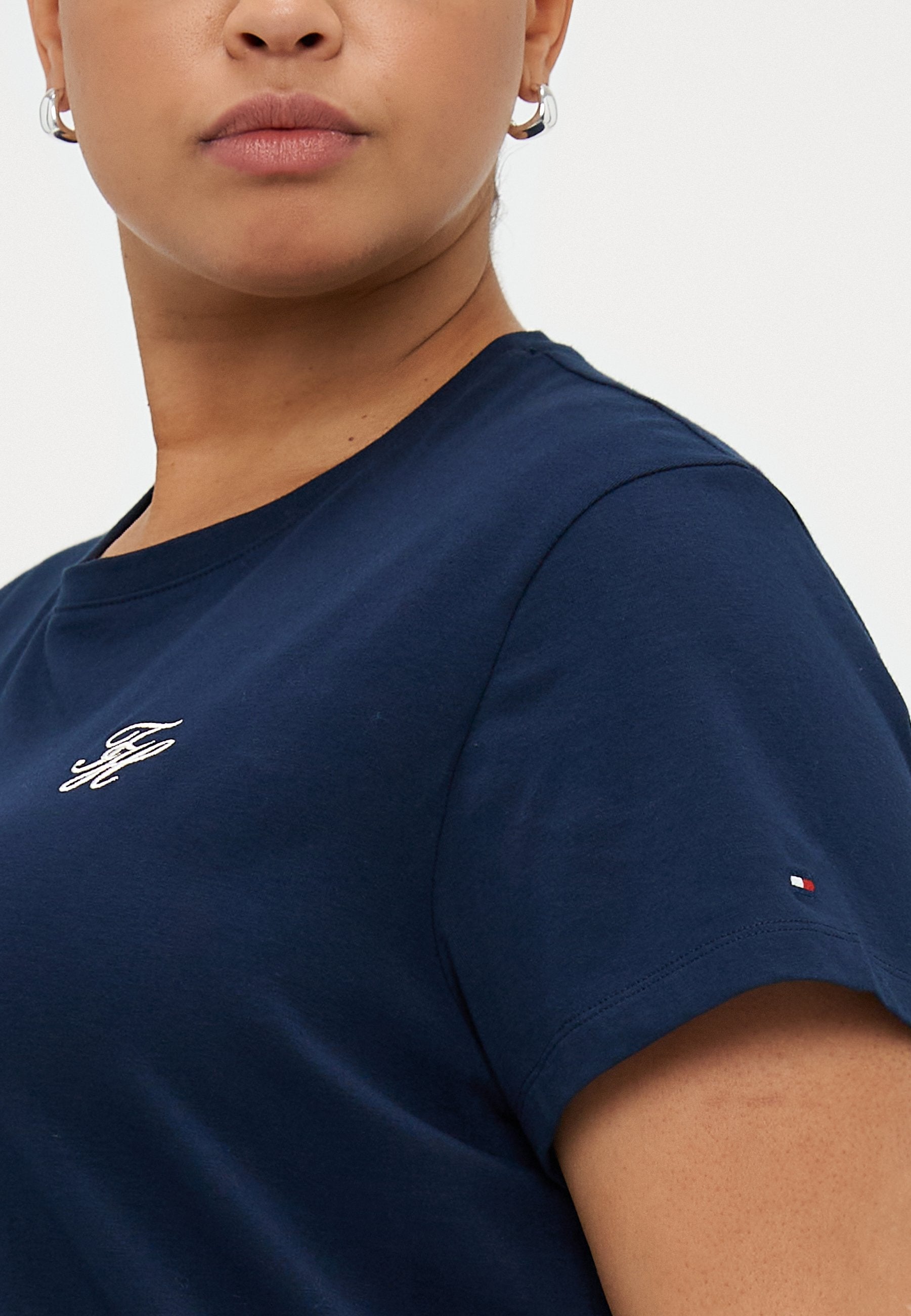 CURVE LOGO EMBROIDERY JERSEY CREW NECK T-SHIRT Media 6