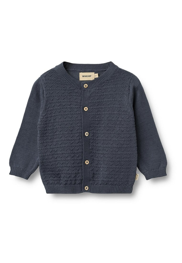 Marineblauer gestrickter Cardigan mit strukturiertem Muster, rundem Ausschnitt und Holzknöpfen vorne. Gerippte Bündchen und Saum.