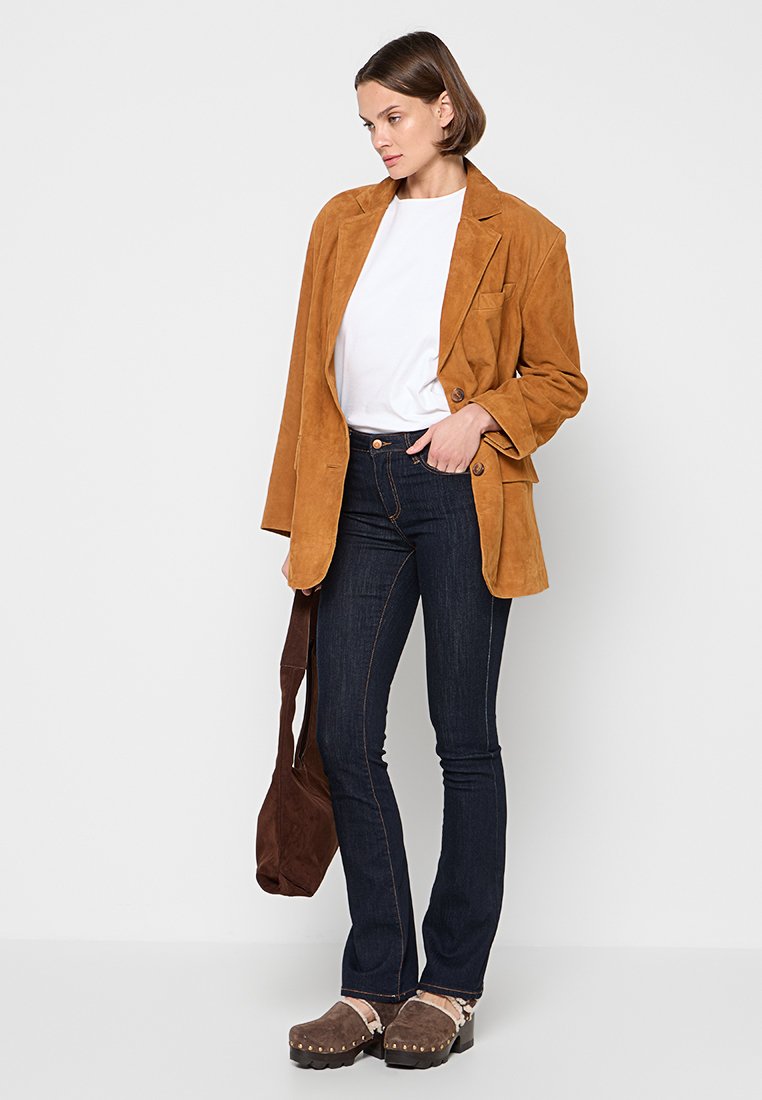 Armani Exchange Flared Jeans Media 2