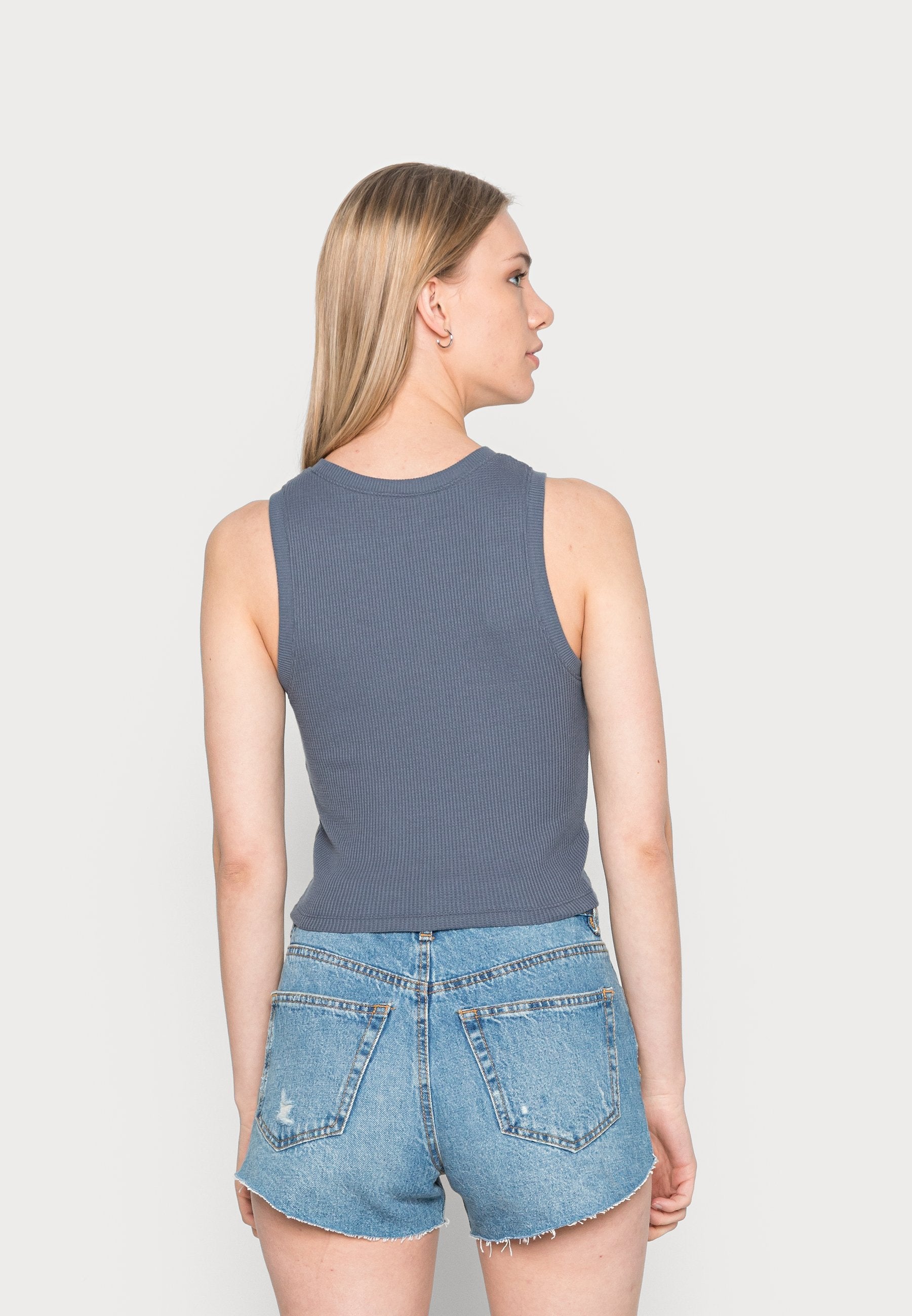Hollister Co. BARE WAFFLE NECK