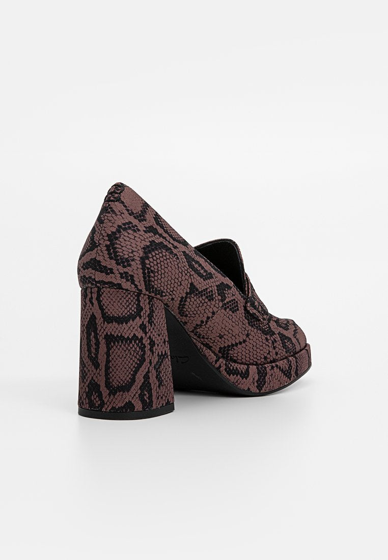 Clarks CUR