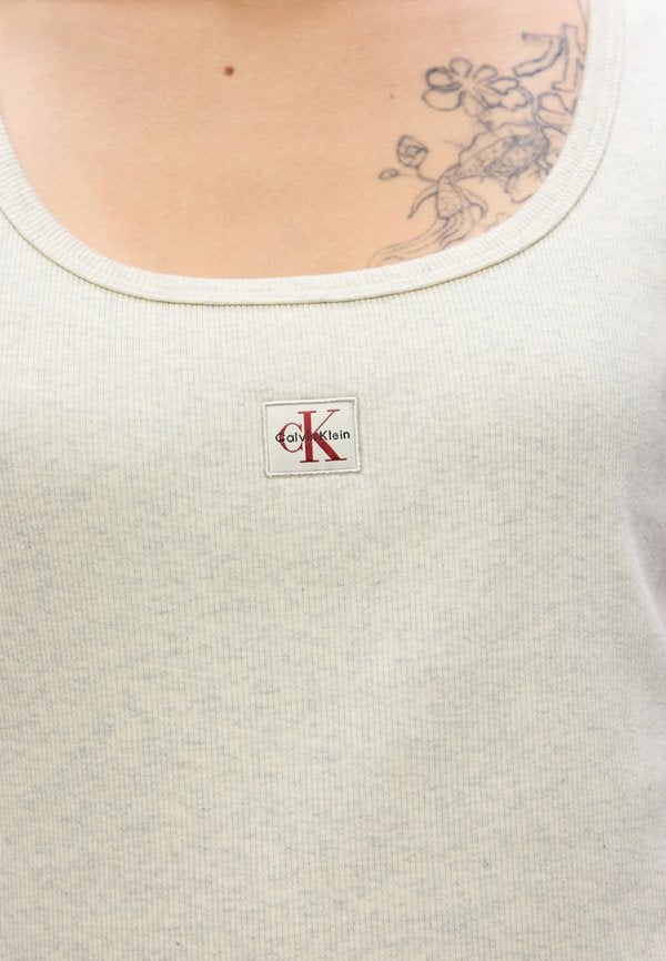 Calvin Klein Jeans BABY LABEL SQUARE