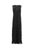 Schwarzes ärmelloses Maxikleid mit aufwendiger floralem Stickerei, transparenter Überlage und gewelltem Saum in fließender Silhouette.