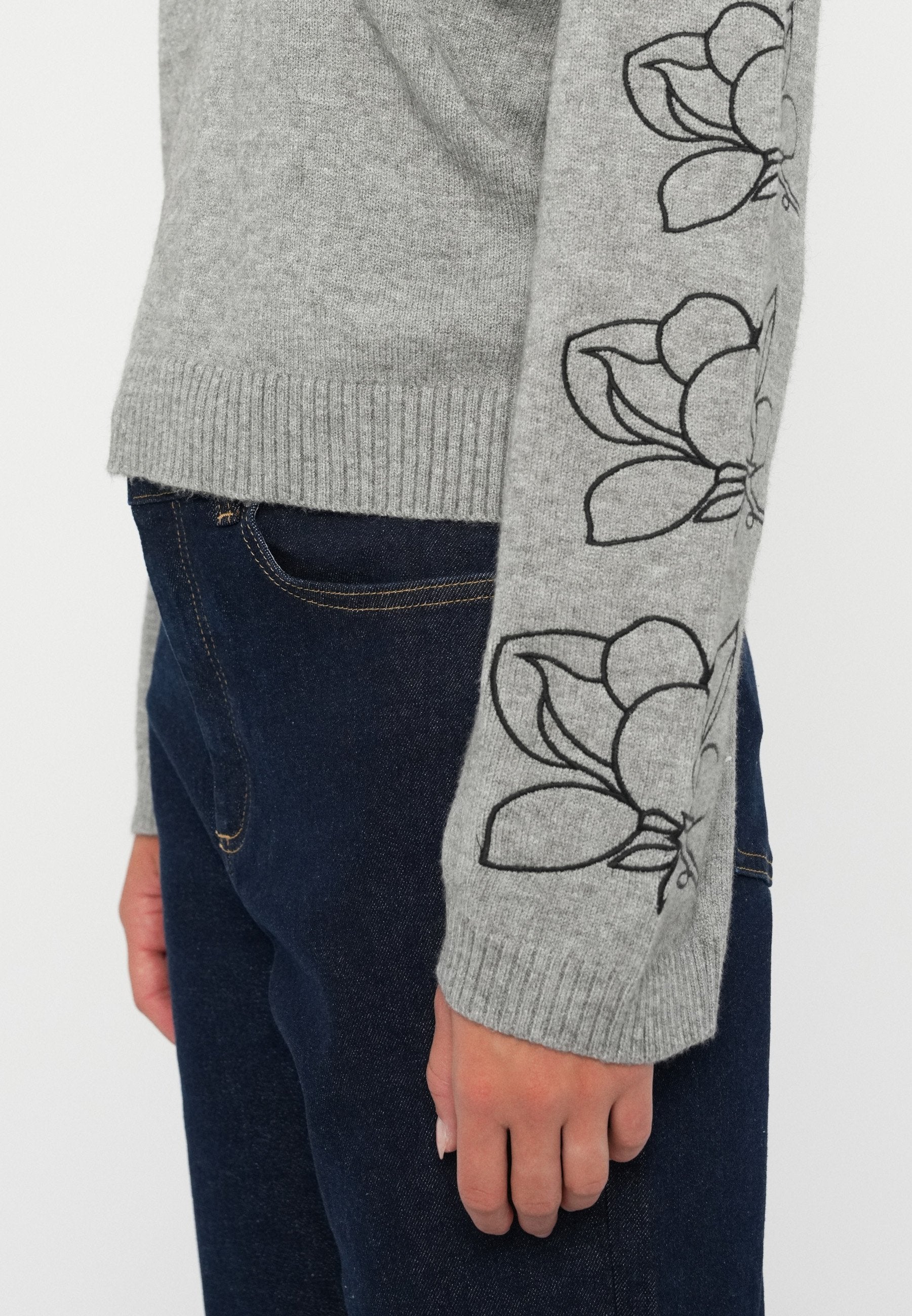 ONLY ONLATIA FLOWER O NECK