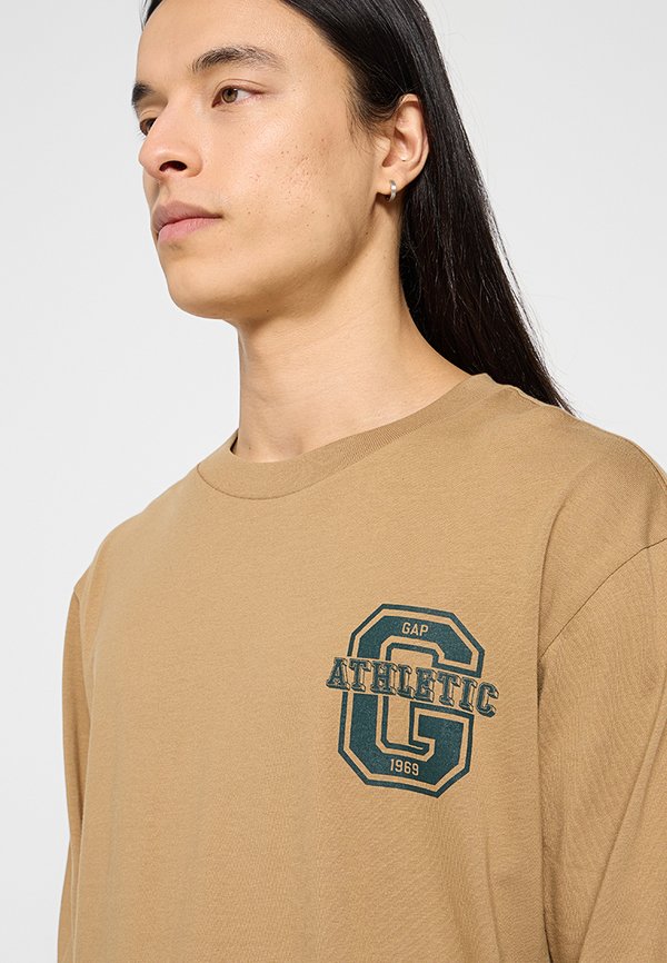 GAP RELAXED FIT