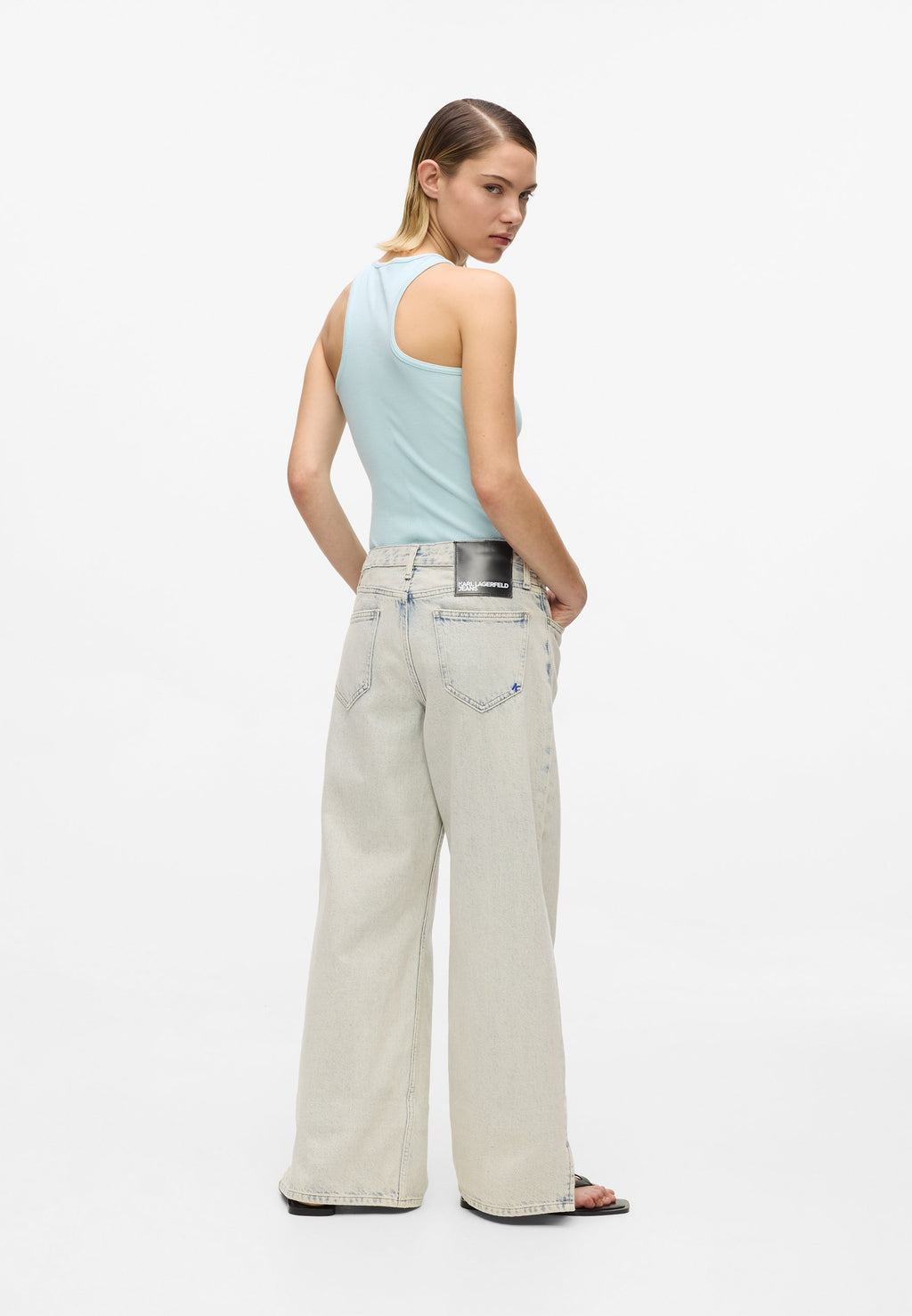 RELAXED SLIT Media 4