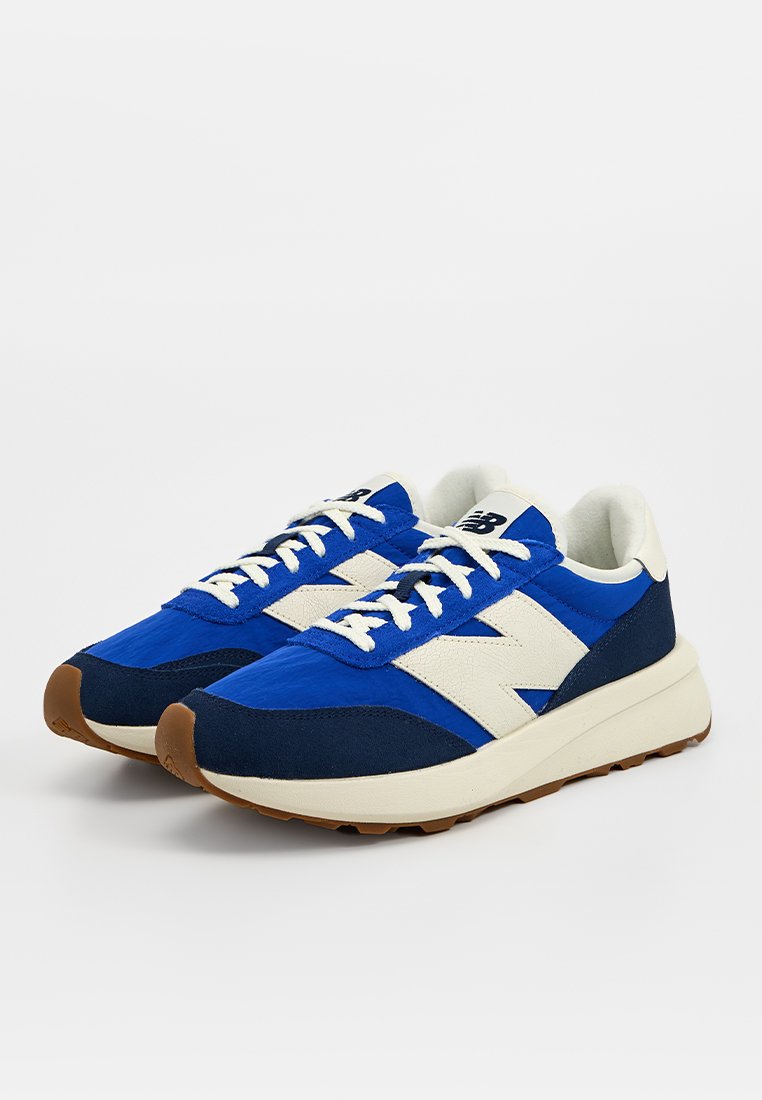 New Balance 370