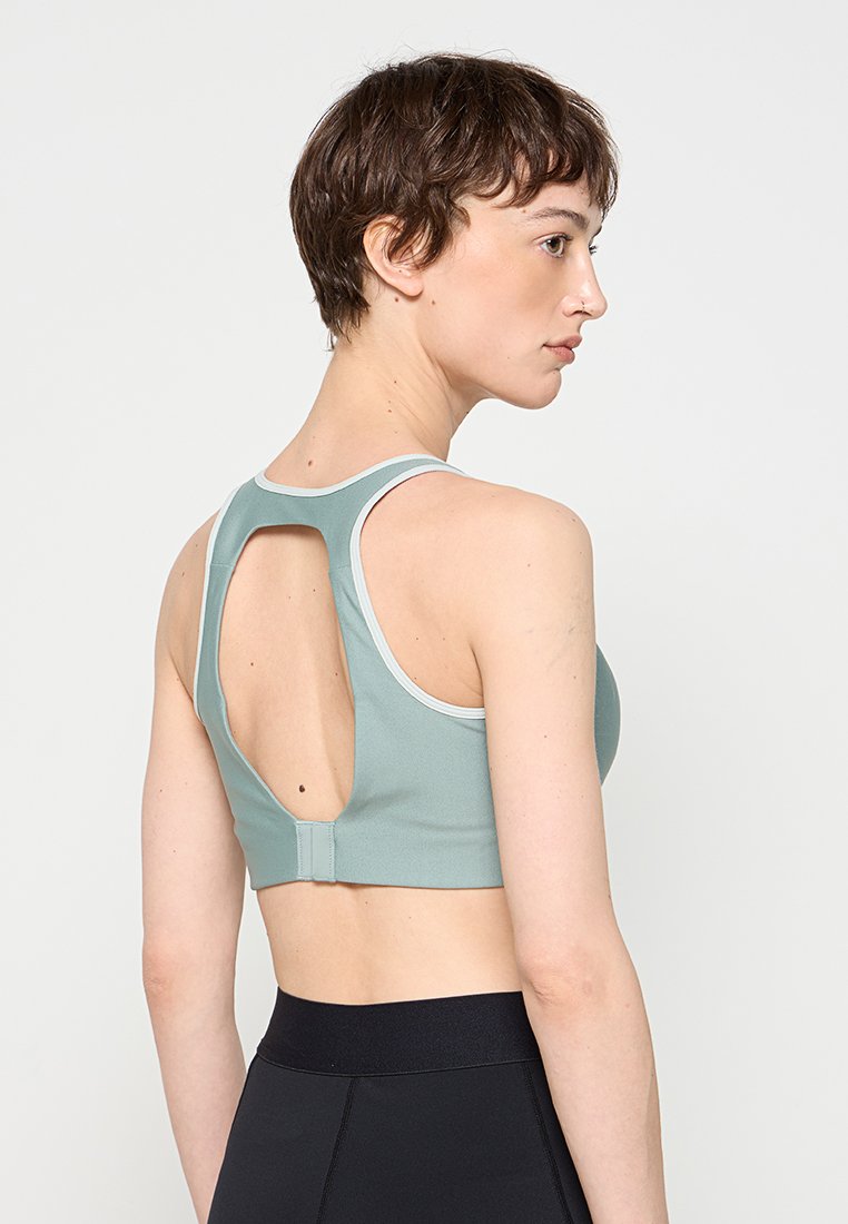 Under Armour INFINITY