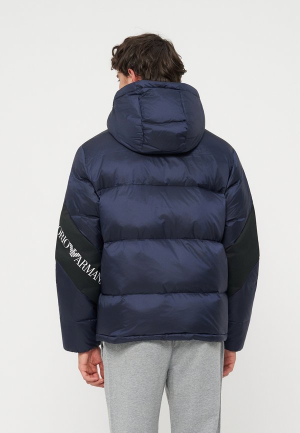 EA7 Emporio Armani