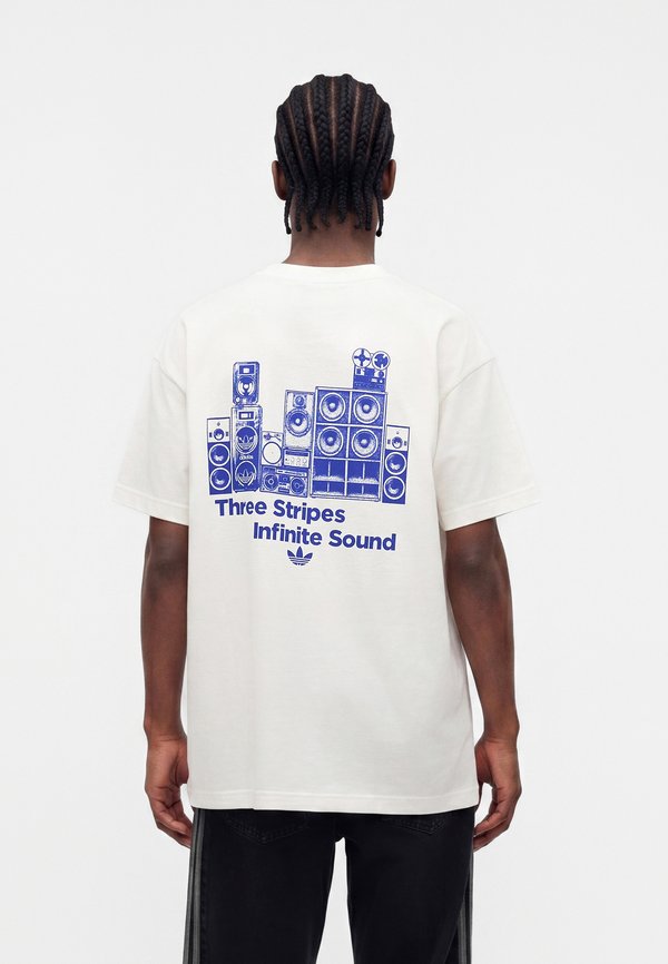 adidas Originals LOFI MUSIC GRAPHIC OVERSIZED TEE UNISEX - Print T-shirt - off white