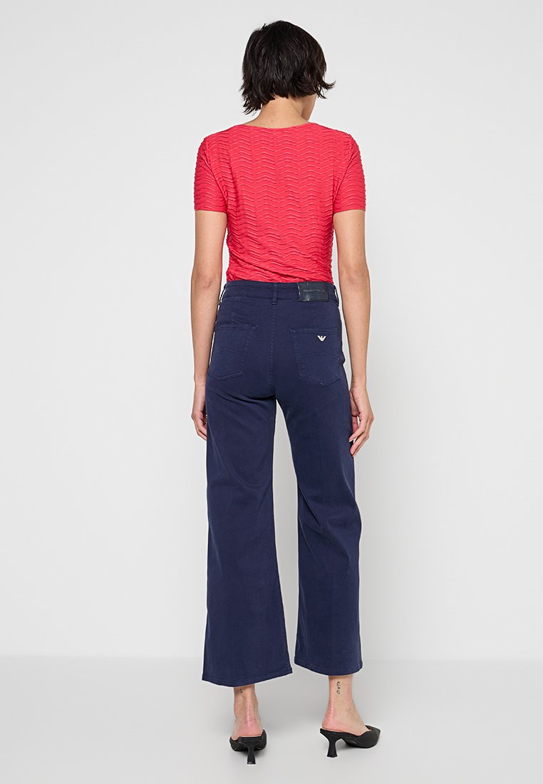 Emporio Armani REGULAR FIT