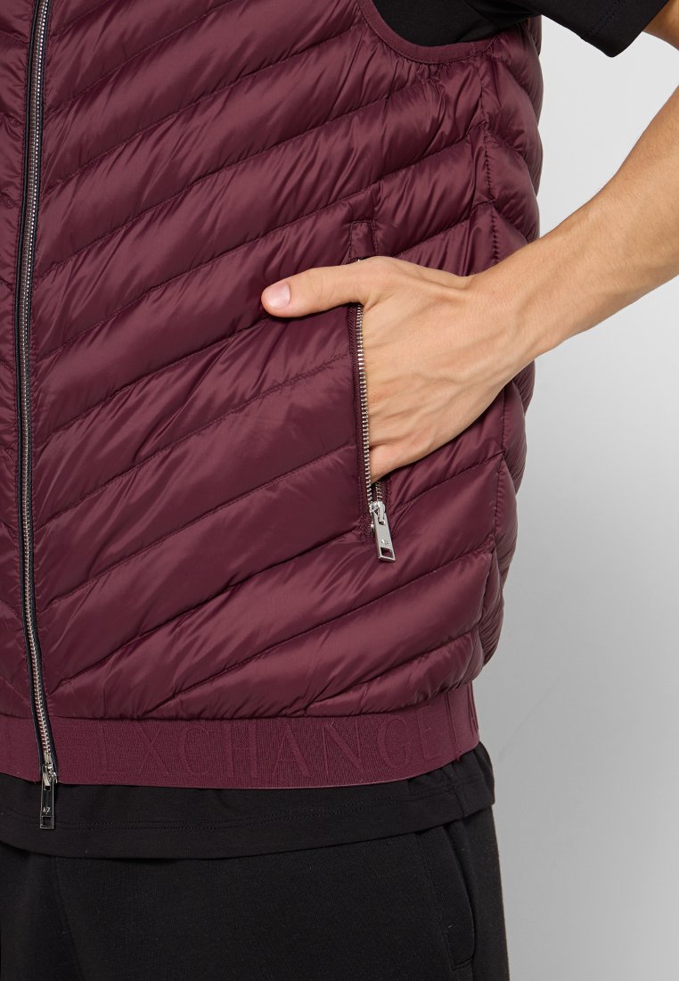 Armani Exchange Weste Media 6