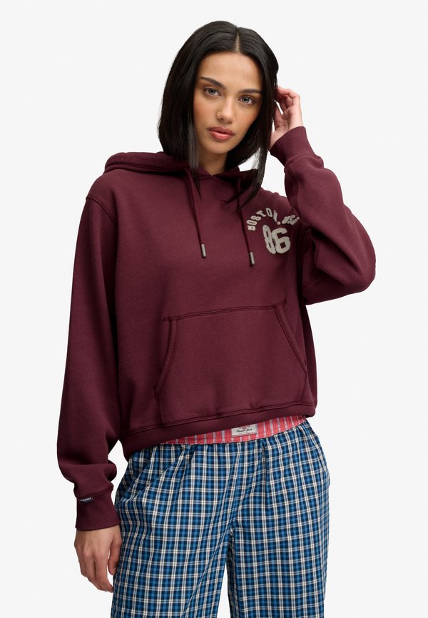 Superdry & Co SUPERDRY ATHLETIC ESSENTIAL APPLIQUE CROPPED HOODIE.. - Hoodie - port red