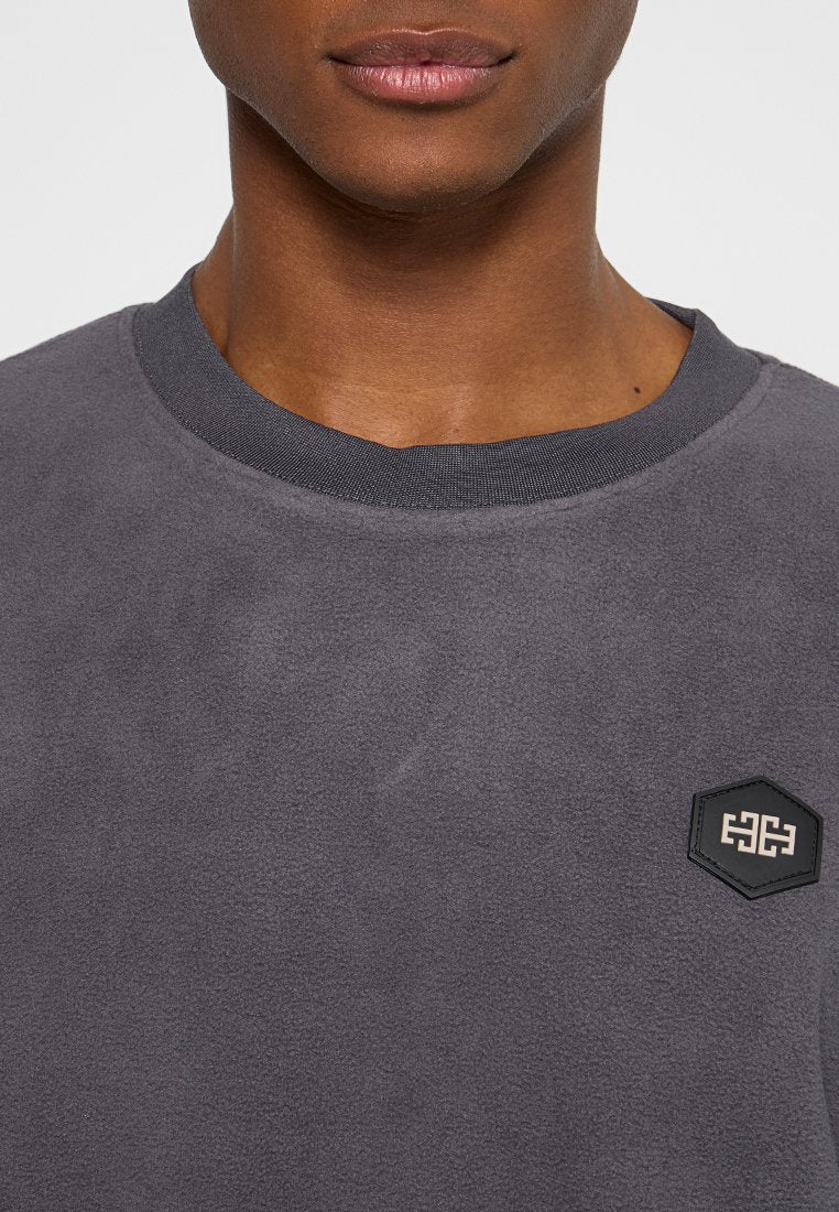 FLEECE O-NECK Media 3