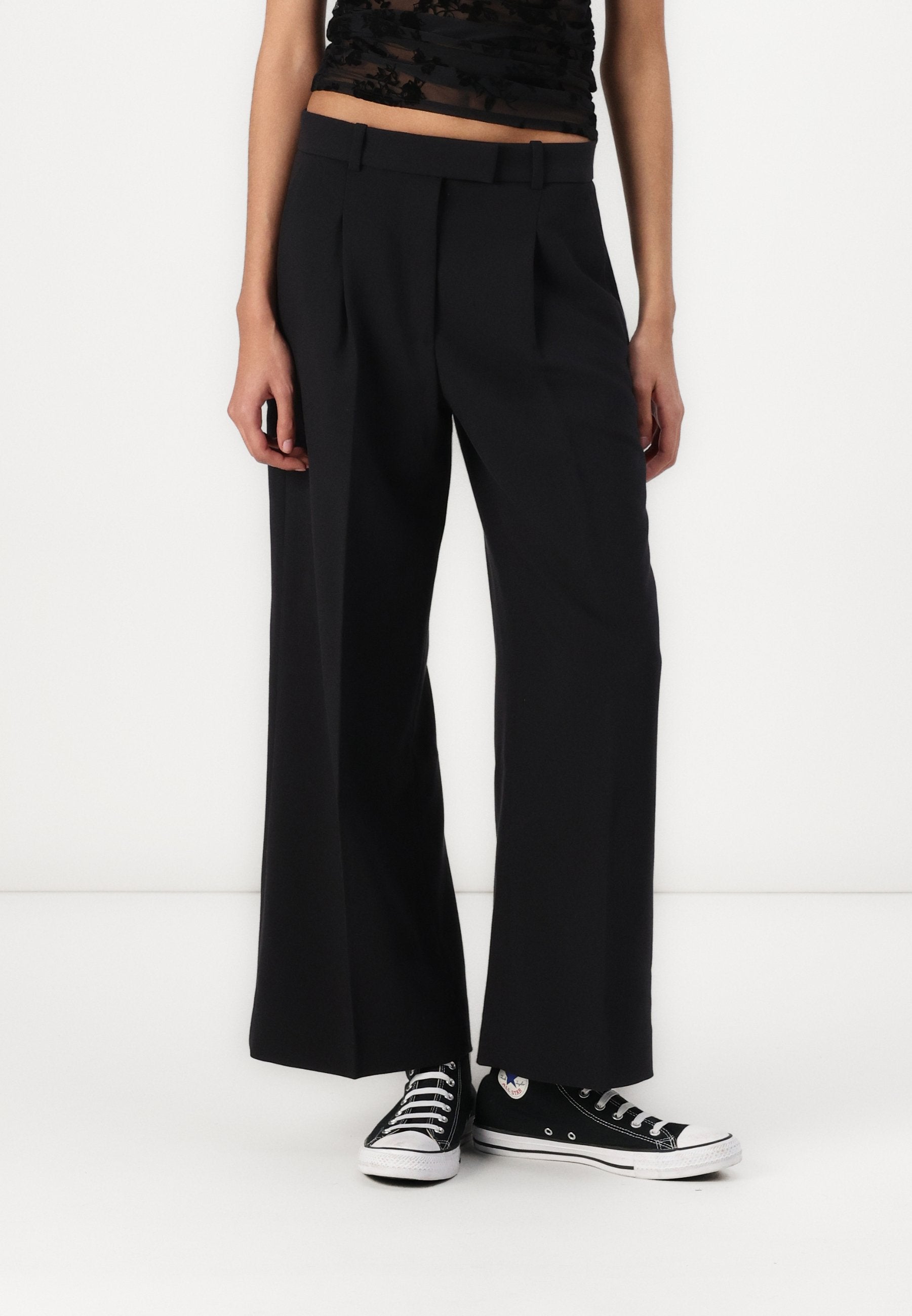 Abercrombie & Fitch A&F Harper Tailored Ultra Wide Leg Pant