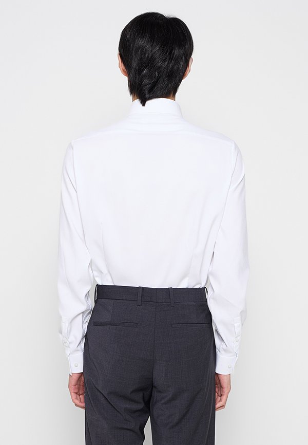 Calvin Klein SLIM FIT