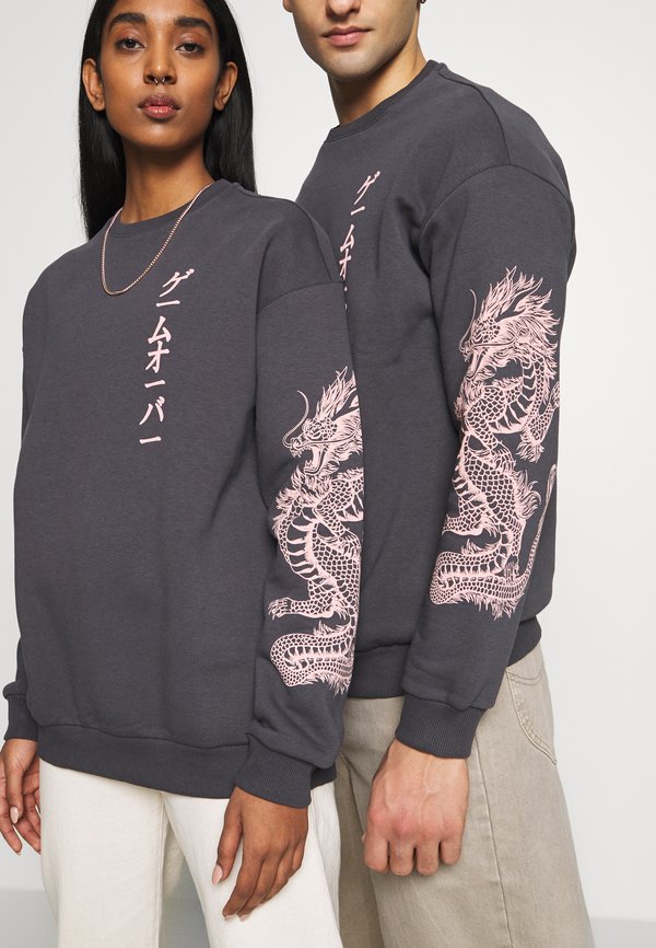 YOURTURN by Zalando SLEEVES DRAGON CNECK