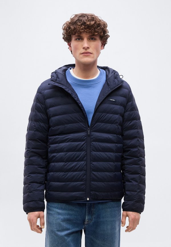 Calvin Klein HOODED CHANNELED PUFFER