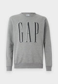 Grauer Sweatshirt mit Rundhalsausschnitt, gerippten Bündchen und Saum, mit dem Wort "GAP" in großer schwarzer Schrift auf der Vorderseite. Weicher Stoff.