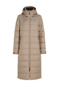 Beige Daunenjacke mit Kapuze, ausgestattet mit einem gesteppten Design, Reißverschluss vorne und seitlichen Taschen. Glatte Textur und mittellange Silhouette.