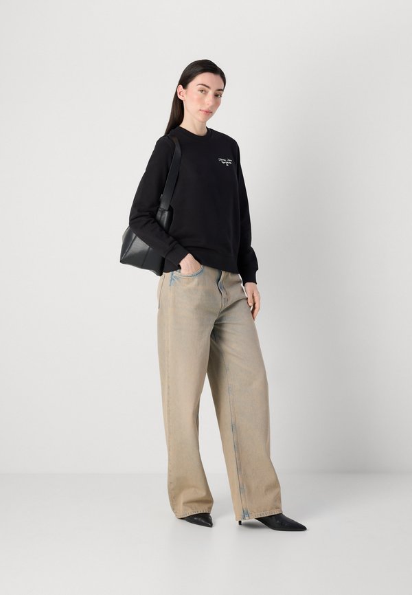 Tommy Jeans LOGO CREW